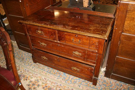 OAK VICTORIAN CHEST AS IS  16e1ef