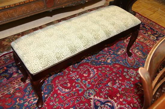 RECTANGULAR MAHOGANY BENCH ON CABRIOLE 16e22a