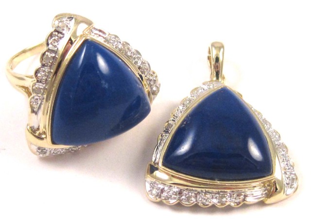 TWO ARTICLES OF LAPIS LAZULI JEWELRY