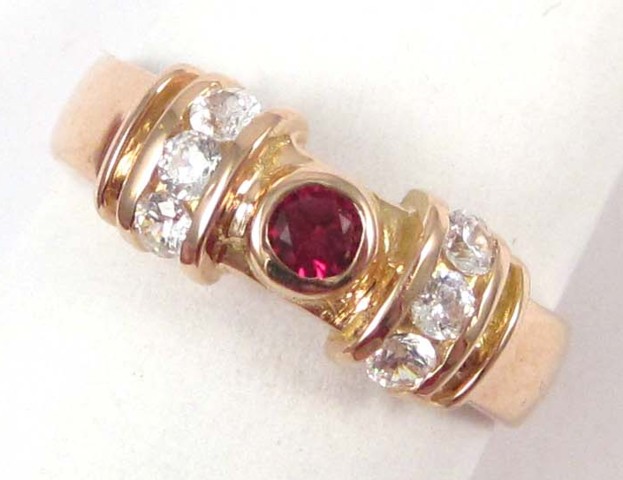 RUBY DIAMOND AND ROSE GOLD RING.