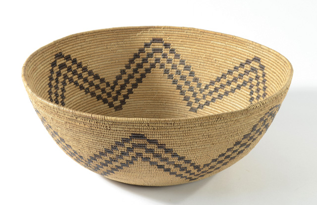 MISSION CAHUILLA INDIAN BASKET 16e331