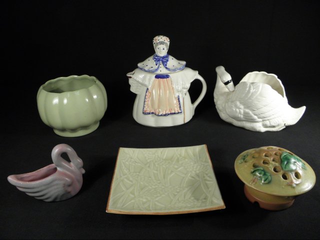 Lot of six pieces of assorted art 16bd22