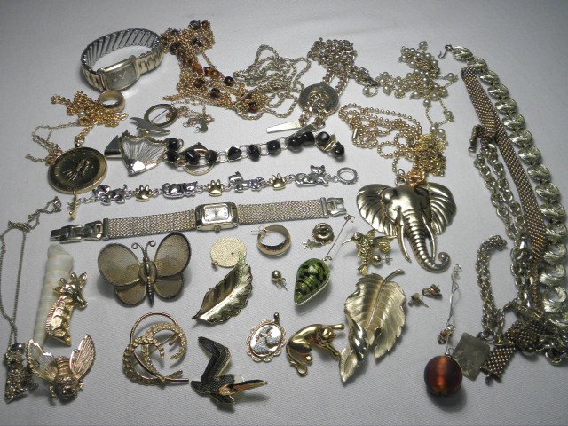 Tray lot of assorted ladies costume