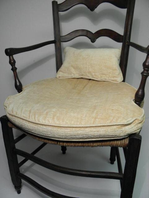 A country French style open armchair 16bfbd