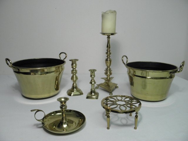 Group lot of seven assorted brass 16c08e