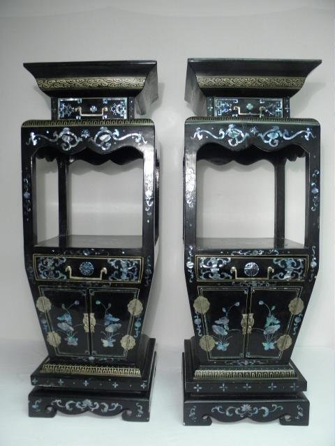 Pair of Chinese black lacquer plant 16c098