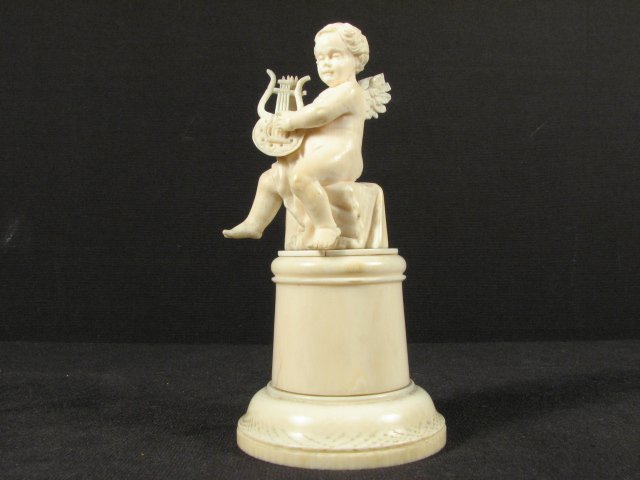 Continental carved ivory figure 16c0da