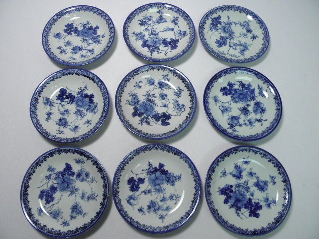 Lot of nine Chinese blue and white