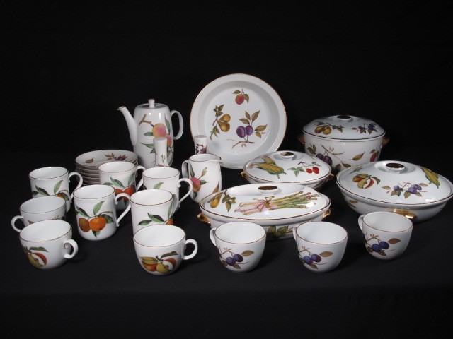 Royal Worcester fine china 26 piece 16c3e8