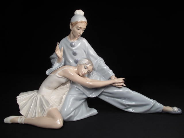 Large Lladro porcelain figure depicting