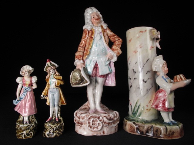 Lot of three Majolica style figurines 16c414