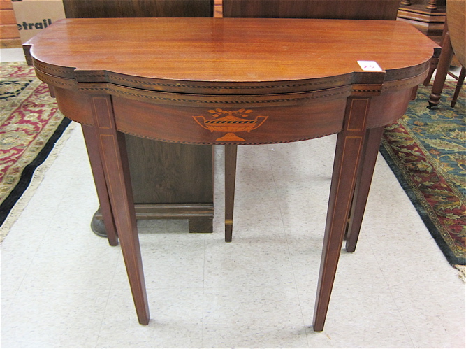 FEDERAL-STYLE MAHOGANY GAME TABLE