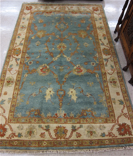 HAND KNOTTED ORIENTAL AREA RUG