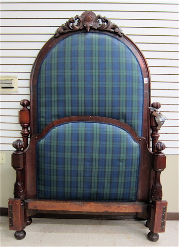 VICTORIAN MAHOGANY BEDSTEAD WITH RAILS