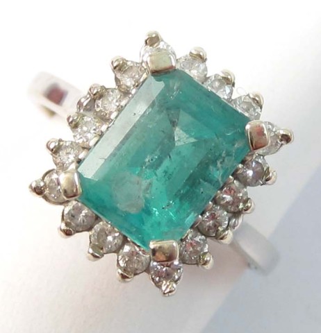 EMERALD DIAMOND AND WHITE GOLD