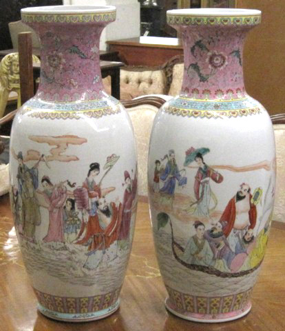 A PAIR OF CHINESE PORCELAIN VASES 16f4cf