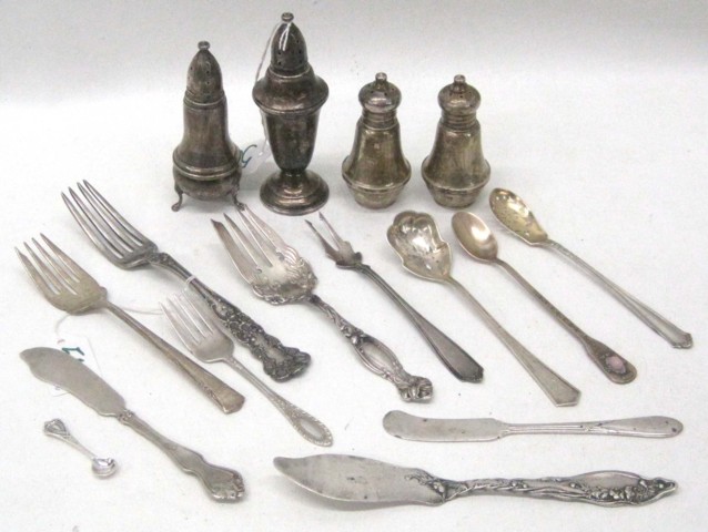 SIXTEEN PIECES AMERICAN STERLING 16f4e5