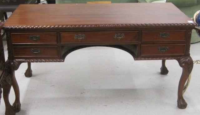 CHIPPENDALE STYLE FLAT TOP MAHOGANY 16f520