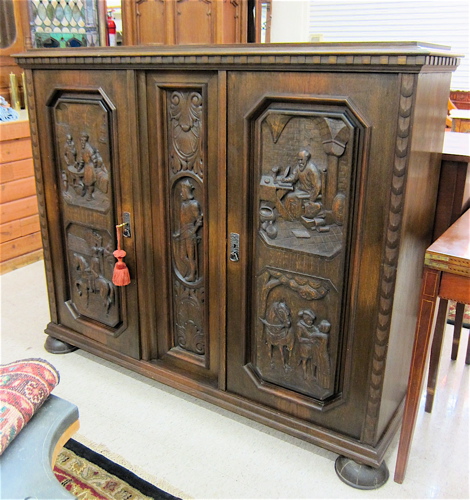 PICTORIAL CARVED OAK CABINET BOOKCASE 16f5bc