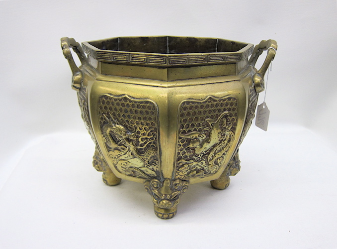 CHINESE BRONZE CENSOR PLANTER with 16f5ed