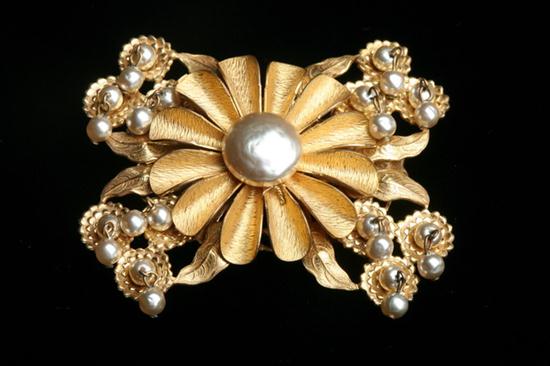 MIRIAM HASKELL PEARL AND GOLD TONE 16f6b7