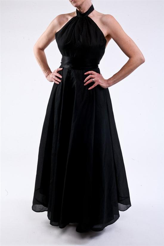 GEOFFREY BEENE BLACK HALTER GOWN  16f758