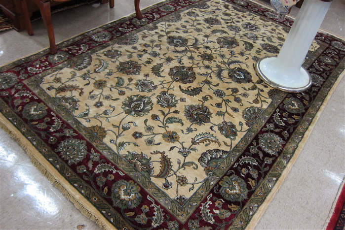 HAND KNOTTED ORIENTAL CARPET Persian