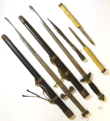 THREE CHINESE SWORD PLUS A SPEAR 16f853