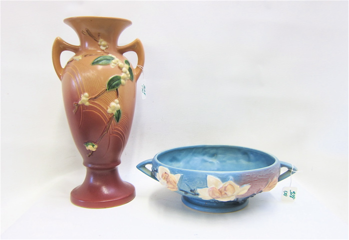 TWO ROSEVILLE POTTERY PIECES: a 15.50
