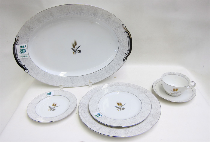 SET OF JAPANESE PORCELAIN DINNER 16f8ef