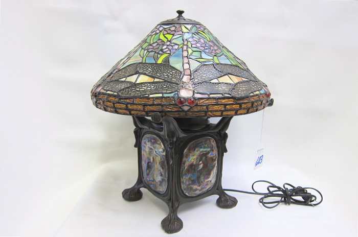 TIFFANY STYLE DRAGON FLY TABLE LAMP.