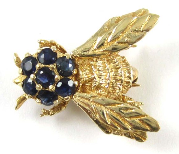 SAPPHIRE AND YELLOW GOLD BEE BROOCH  16f9cc