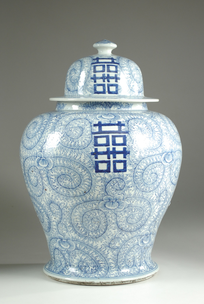 CHINESE BLUE AND WHITE PORCELAIN 16fa12