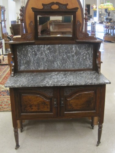 VICTORIAN WALNUT WASHSTAND English 16fa85