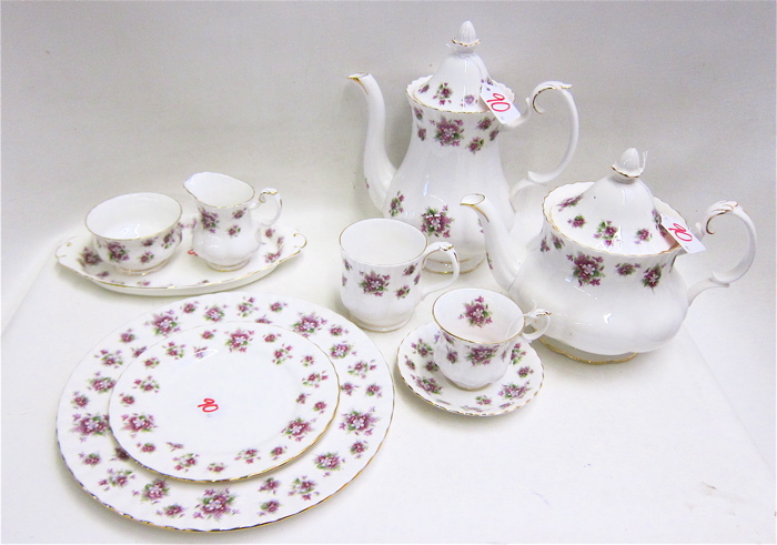 40 PIECE ROYAL ALBERT CHINA SET