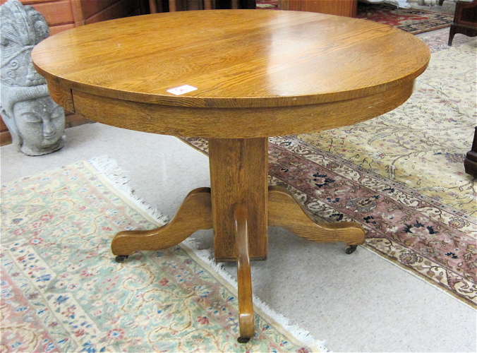 ROUND OAK PEDESTAL DINING TABLE 16fb8a