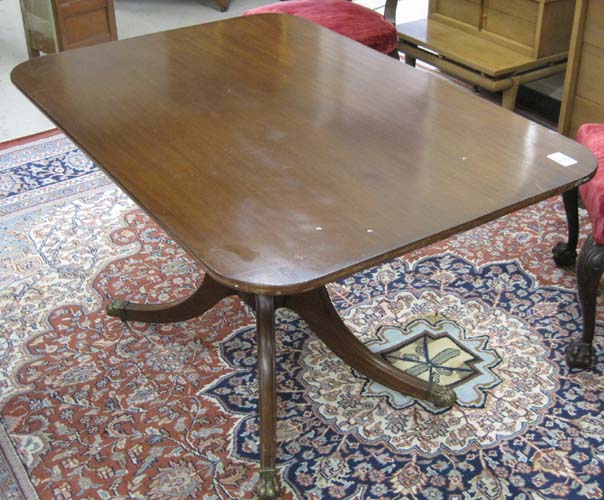 FEDERAL STYLE MAHOGANY DINING TABLE 16fc17