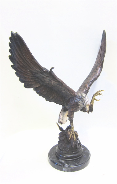 PATINATED BRONZE EAGLE SCULPTURE: the