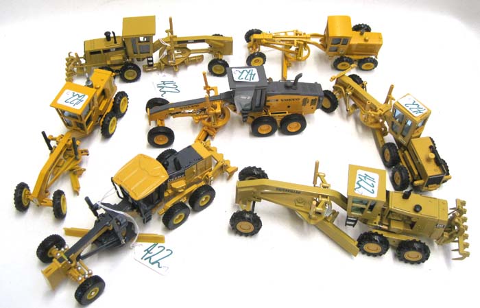 SEVEN DIECAST SCALE MODELS OF ROAD