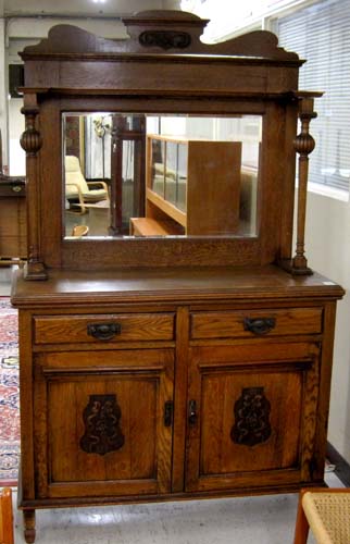 AN OAK SIDEBOARD English c. 1900