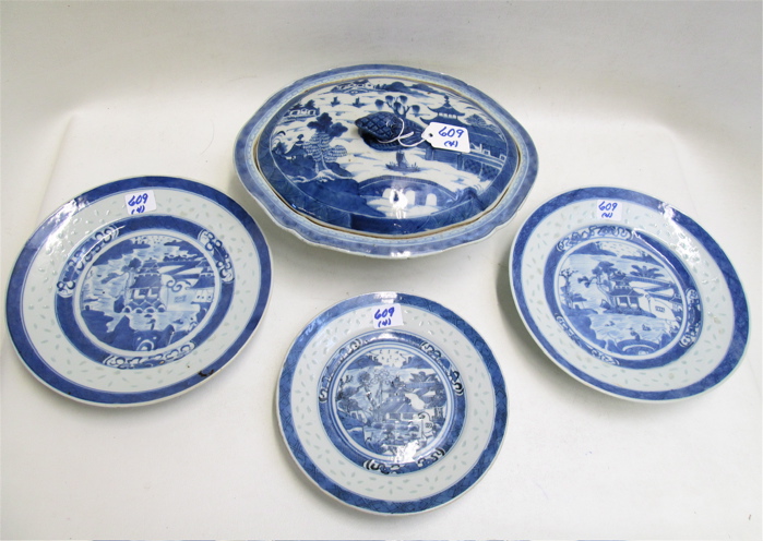 FOUR CHINESE EXPORT PORCELAIN BLUE
