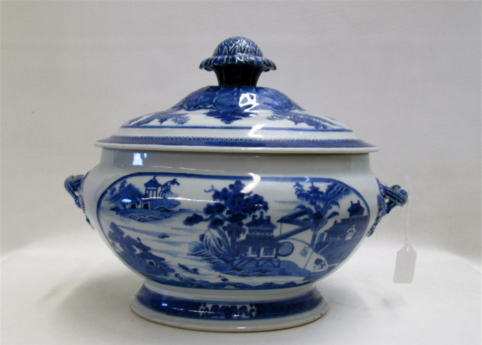 CHINESE BLUE AND WHITE EXPORT PORCELAIN 16fd1c