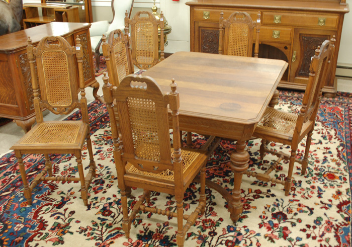OAK DINING TABLE AND SIX CHAIRS French