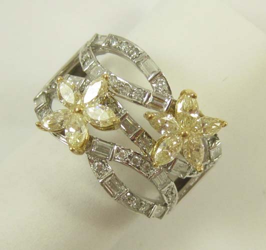 DIAMOND AND EIGHTEEN KARAT GOLD 16fd34