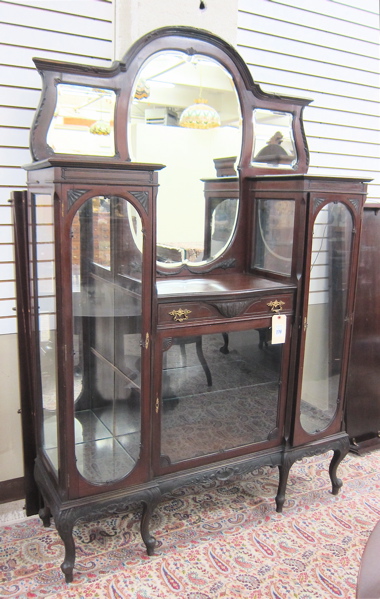 LATE VICTORIAN MAHOGANY CHINA CABINET 16fd99