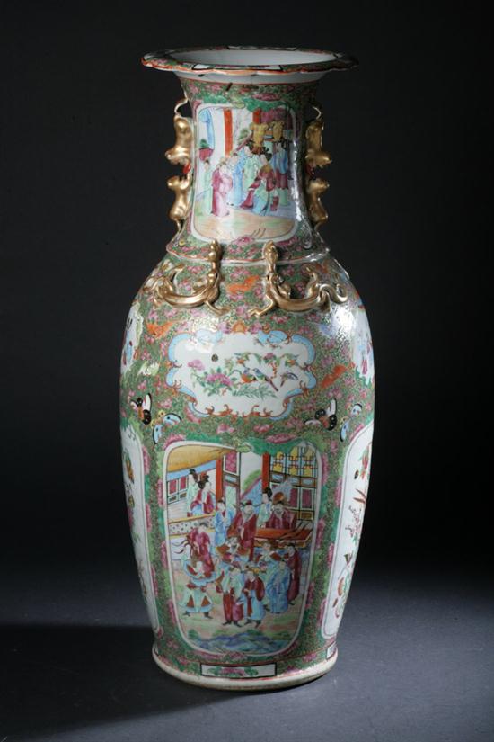 CHINESE ROSE MEDALLION PORCELAIN VASE