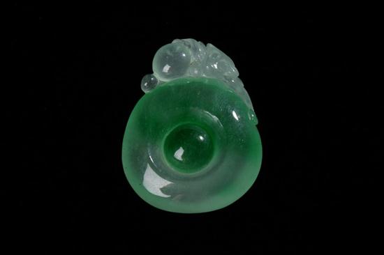 CHINESE APPLE GREEN JADEITE PENDANT  16ffde