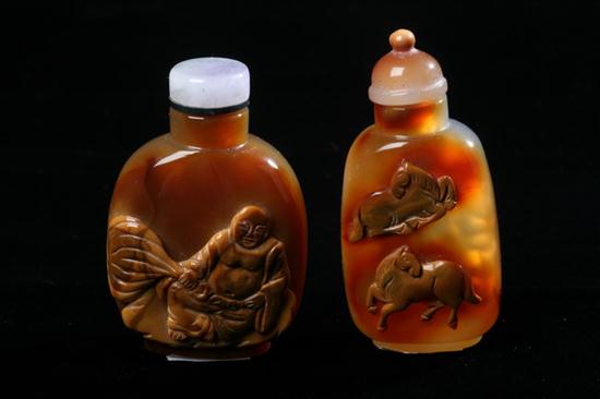 TWO CHINESE CAMEO AGATE SNUFF BOTTLES  170010