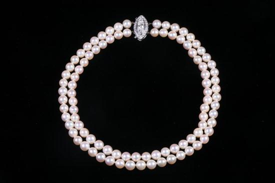 DOUBLE-STRAND MATCHED CULTURED PEARL