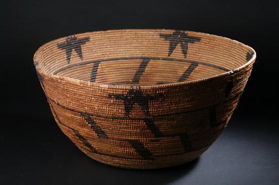 LARGE PIMA BASKET. Circa 1920. Decorated